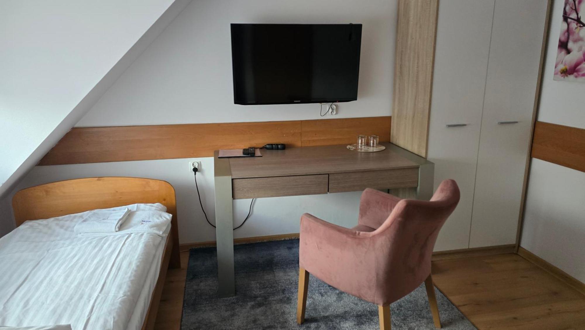 Motel Za Miedza Bralin エクステリア 写真